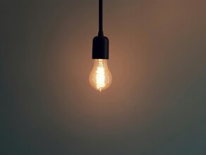Illuminated light bulb